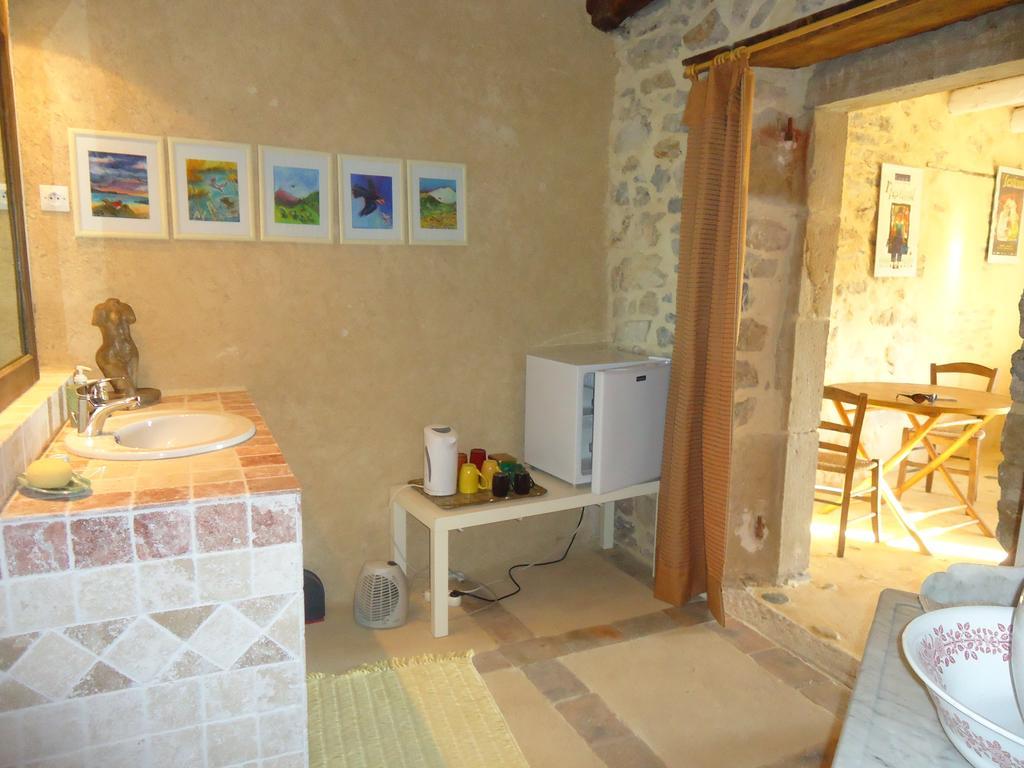 バンヌ La Colline Bleue Bed & Breakfast エクステリア 写真
